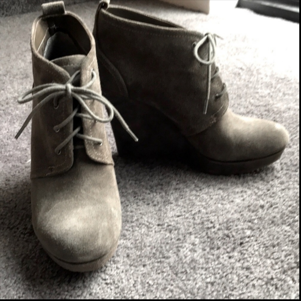 Jessica Simpson | Grey Suede Booties